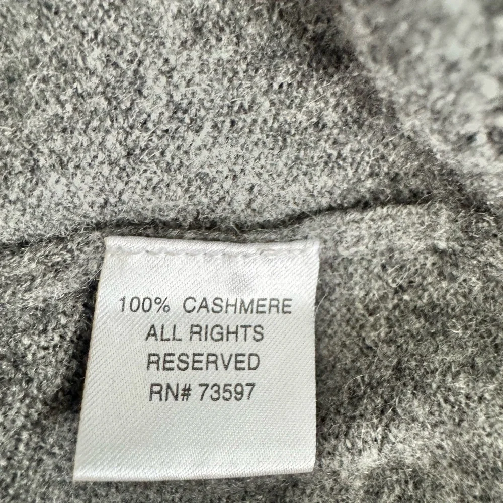 Raffi 100% Cashmere Gray V-Neck Sweater Men’s L Quiet Luxury